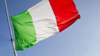 Bandiera italiana a mezz'asta